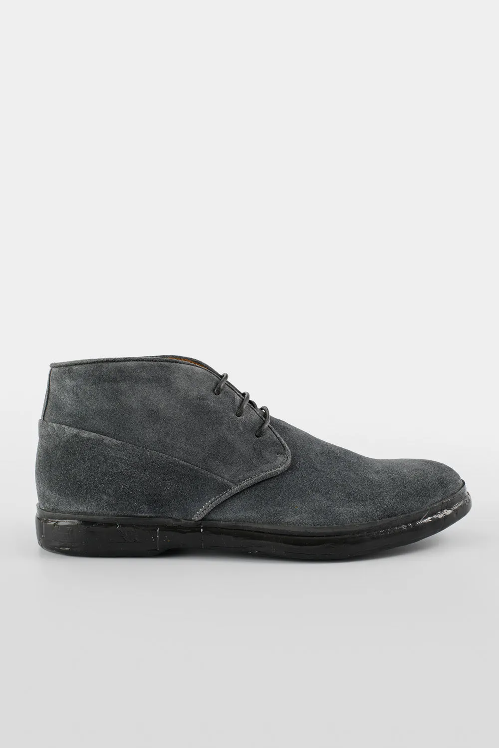 HAMPTON steel-grey suede chukka boots.