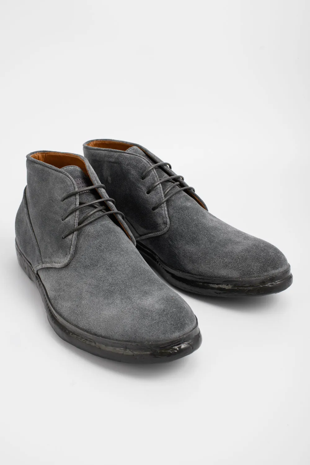 HAMPTON steel-grey suede chukka boots.