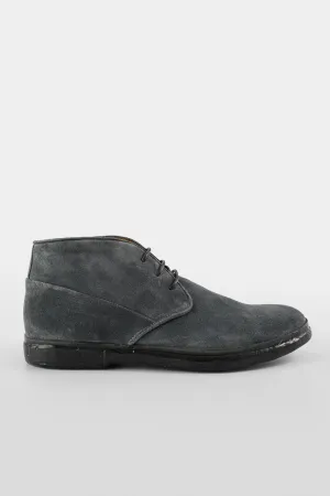 HAMPTON steel-grey suede chukka boots.