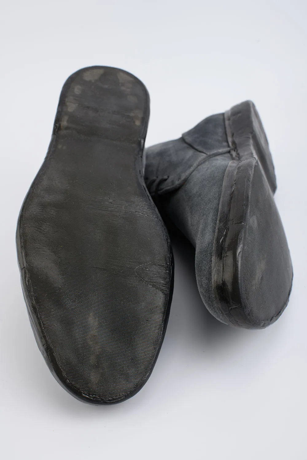 HAMPTON steel-grey suede chukka boots.